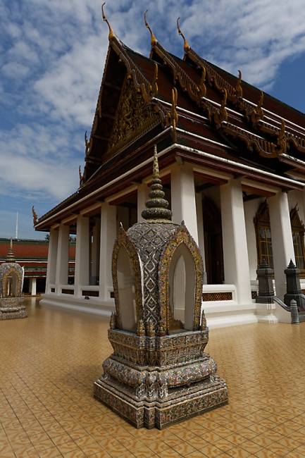 Wat Traimitr-NOV13-039